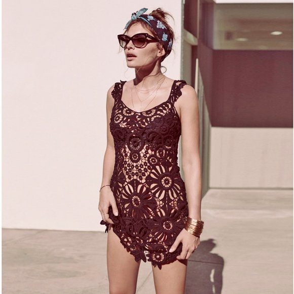 [SOLD] FLL “Riviera” crochet coverup LBD—LIKE NEW - Picture 2 of 8